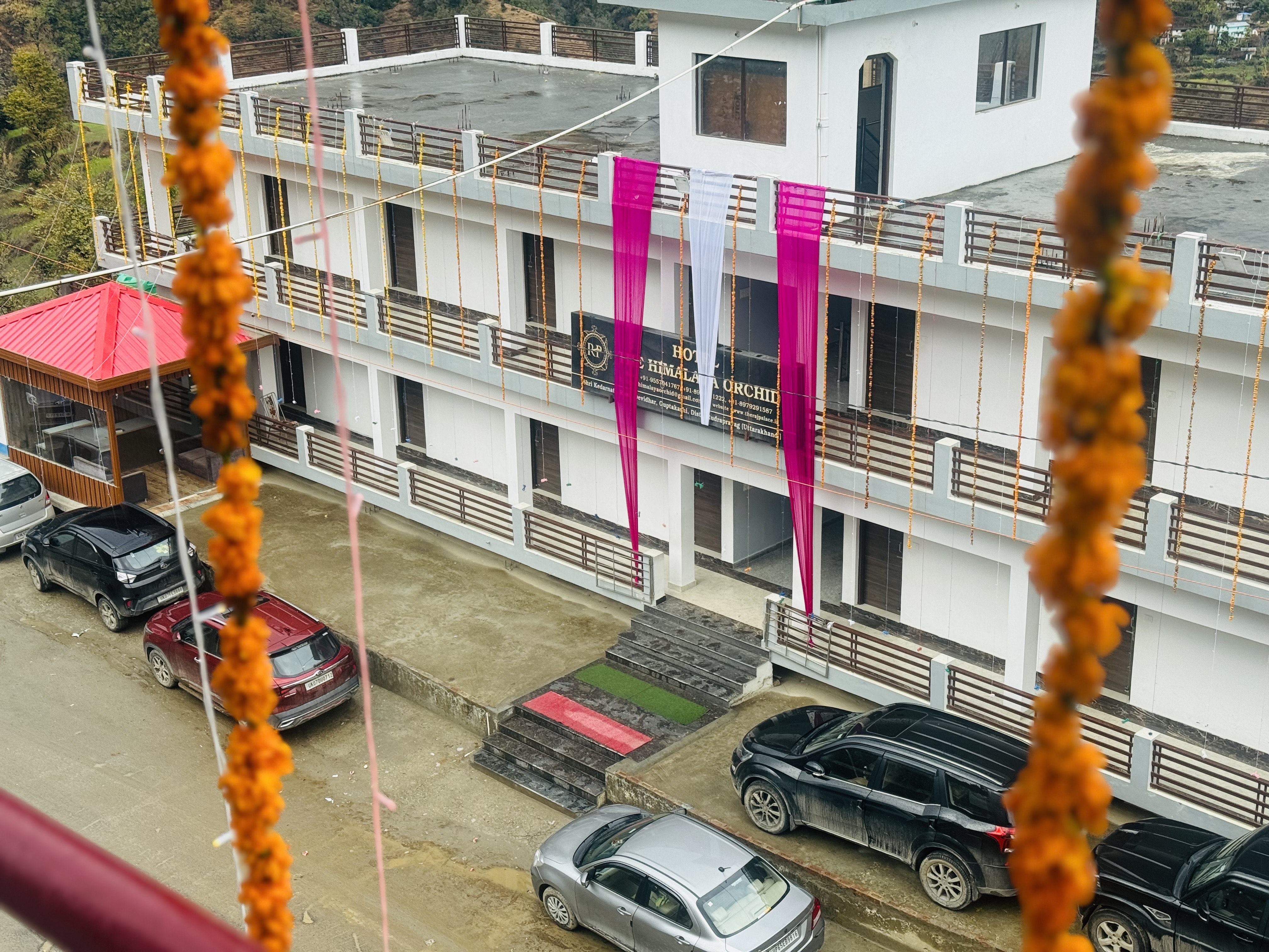 Triyuginarayan Temple wedding scene